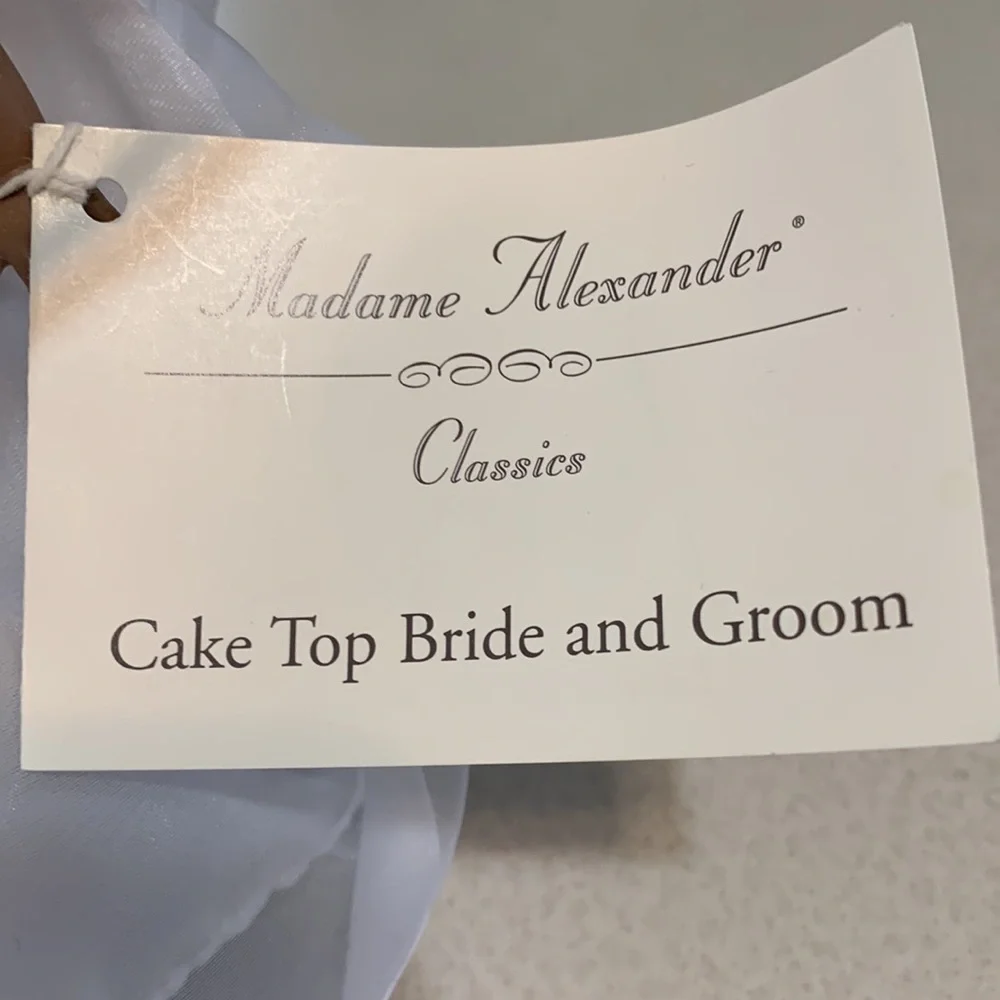Vintage Madame Alexander classics cake top Bride and Groom dark skin tone